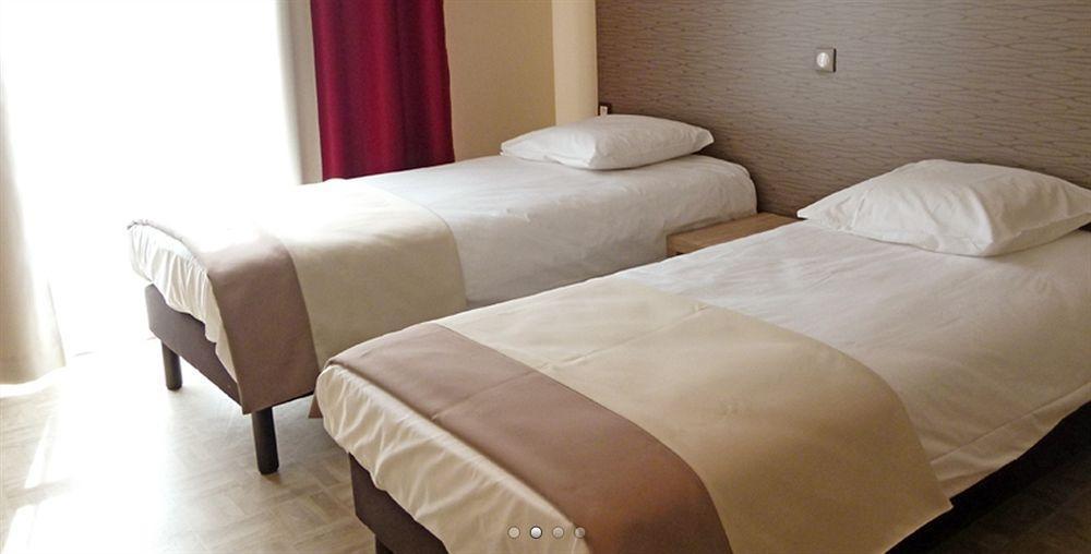 Hotel La Pause Évreux Esterno foto