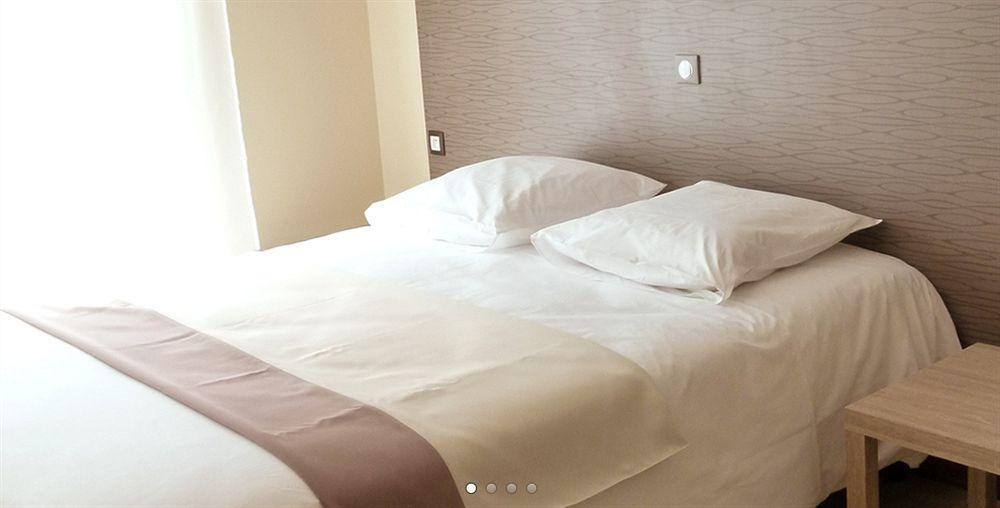 Hotel La Pause Évreux Esterno foto