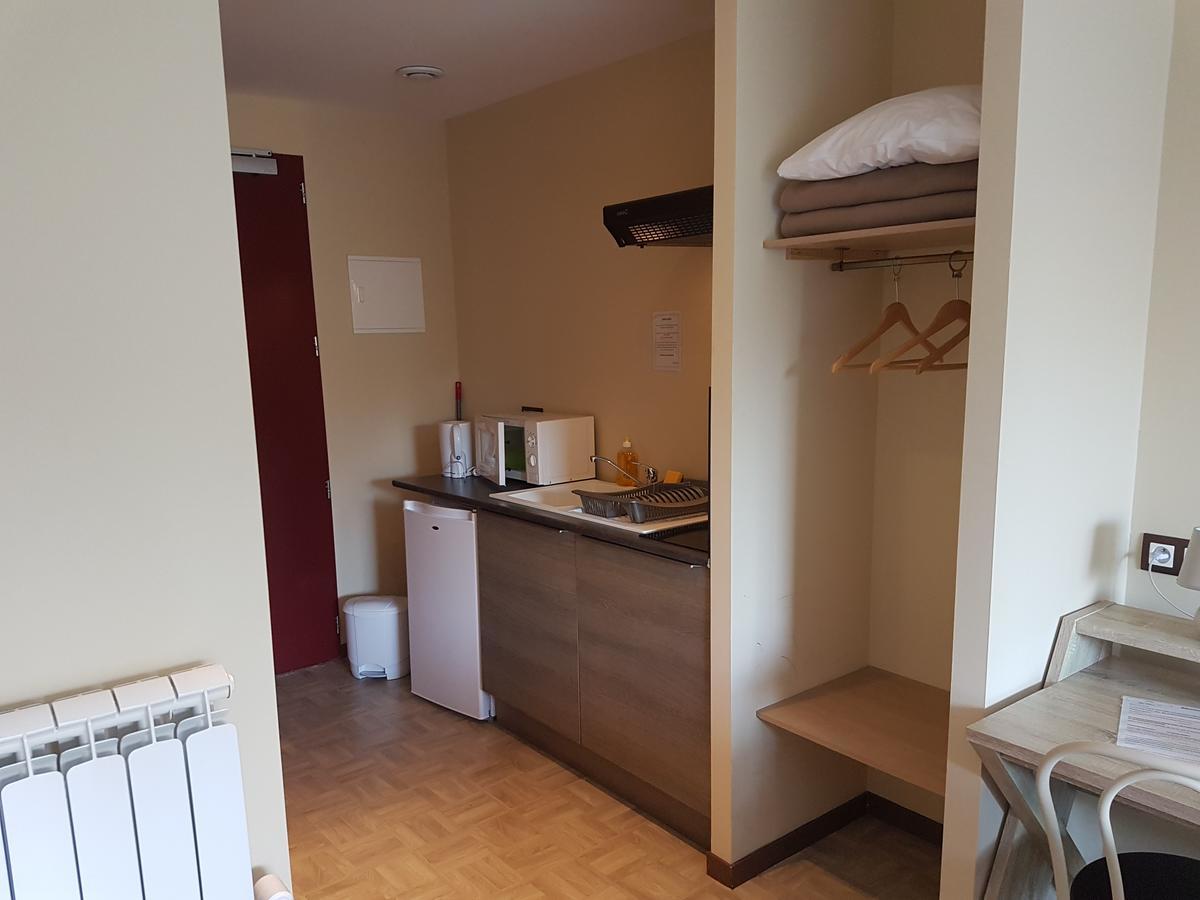 Hotel La Pause Évreux Esterno foto