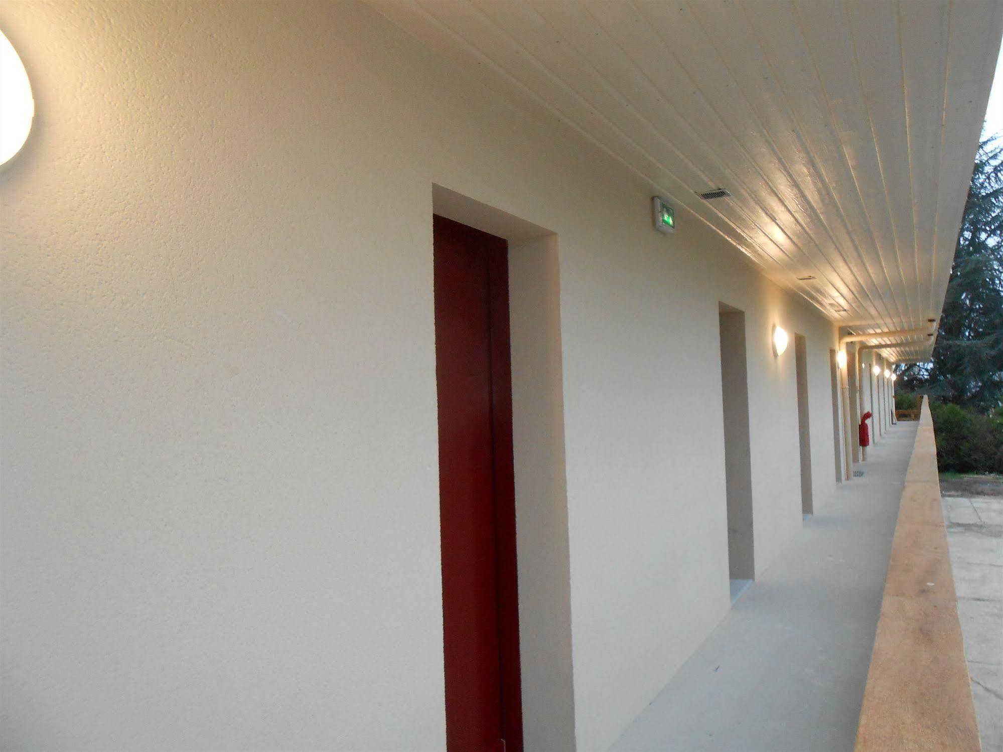 Hotel La Pause Évreux Esterno foto