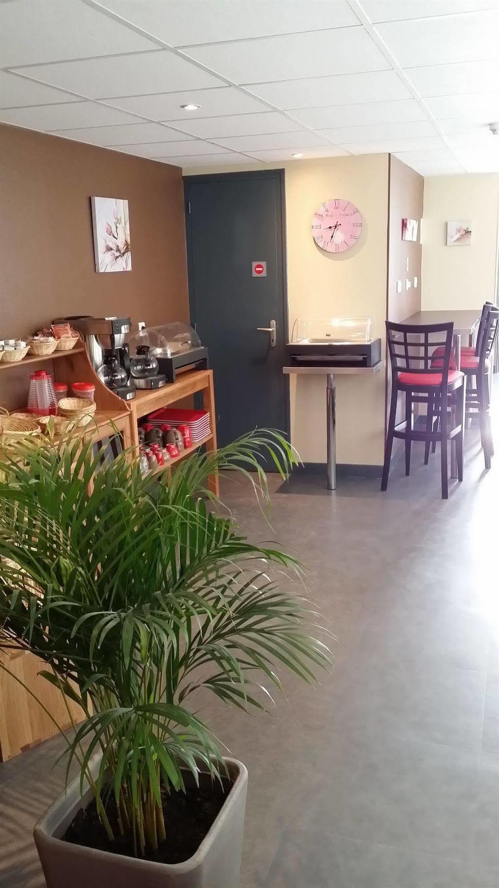 Hotel La Pause Évreux Esterno foto